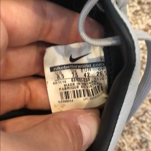 Nike soccer cleats - Picture 4 of 4